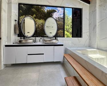 Casa de 3 alcobas en venta en Rionegro, Rionegro, 311 m² · foto 9 de 11