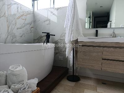 Apartamento de 3 alcobas en venta en El Poblado, Medellín, 218 m² · foto 17 de 20
