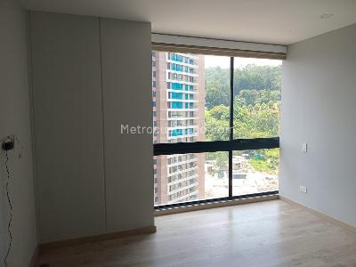 Apartamento de 2 alcobas en venta en El Poblado, Medellín, 122 m² · foto 13 de 18