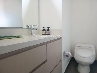 Apartamento de 2 alcobas en venta en El Poblado, Medellín, 122 m² · foto 15 de 18