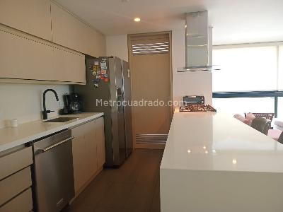 Apartamento de 2 alcobas en venta en El Poblado, Medellín, 122 m² · foto 5 de 18