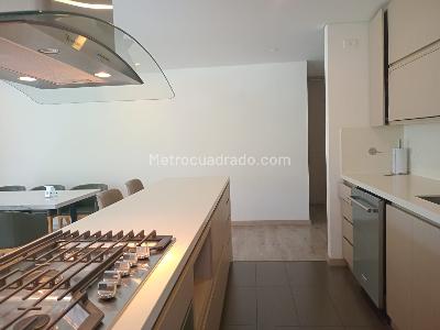 Apartamento de 2 alcobas en venta en El Poblado, Medellín, 122 m² · foto 7 de 18