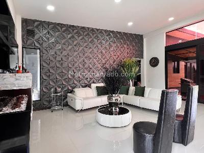 Casa en arriendo en Envigado, Envigado · foto 2 de 18