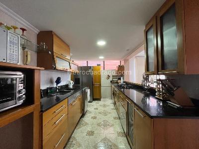 Apartamento de 4 alcobas en venta en El Poblado, Medellín, 265 m² · foto 4 de 20