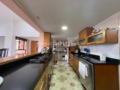 Apartamento de 4 alcobas en venta en El Poblado, Medellín, 265 m² · foto 6 de 20
