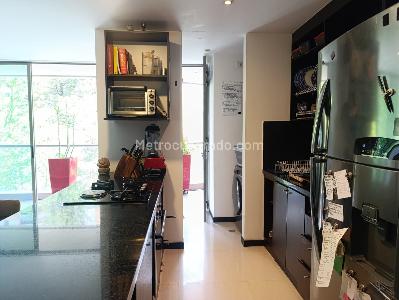 Apartamento de 2 alcobas en arriendo en El Tesoro, Medellín, 104 m² · foto 6 de 14