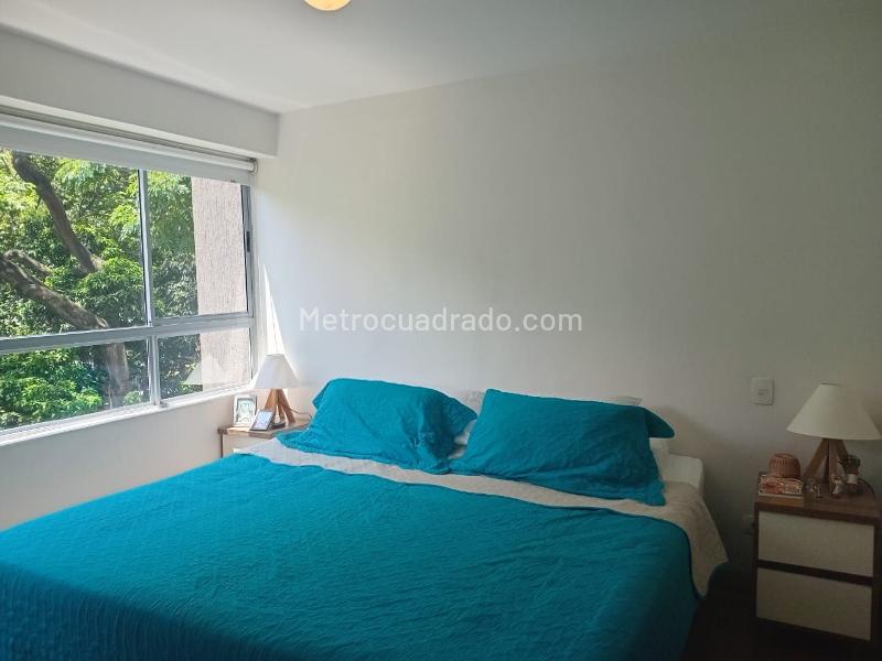 Apartamento de 2 Alcobas con Vestier y Parqueadero Lineal Cubierto en El Poblado - 9