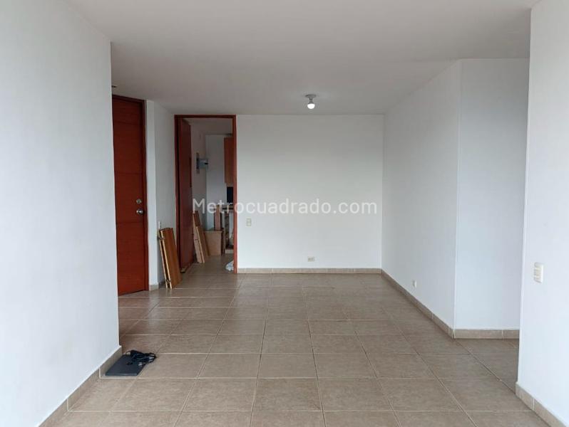 3BR Apartment in Gated Unit in El Poblado with Pool & Gym - 3