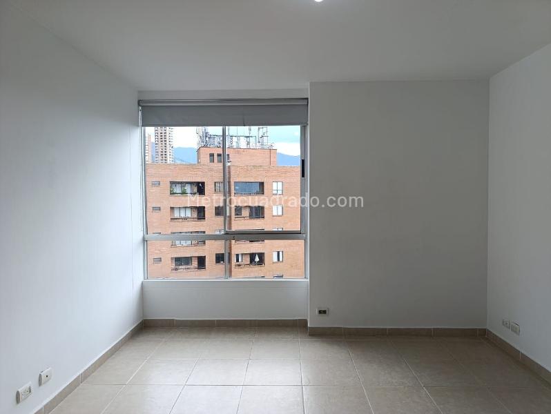 3BR Apartment in Gated Unit in El Poblado with Pool & Gym - 8