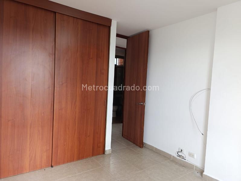 3BR Apartment in Gated Unit in El Poblado with Pool & Gym - 9