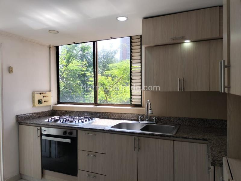 Apartamento en Alquiler de 3 Alcobas en El Poblado con Parqueadero - 5