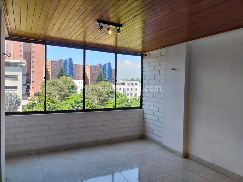 Apartamento en Alquiler de 3 Alcobas en El Poblado con Parqueadero - 7