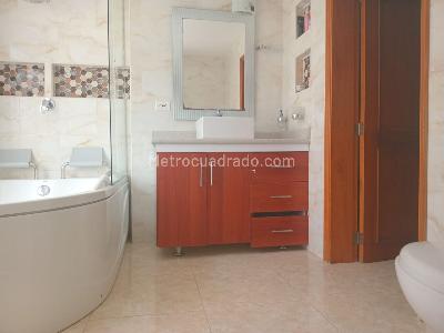 Casa en arriendo en El Poblado, Medellín · foto 17 de 20