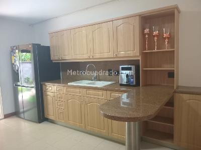 Casa en arriendo en El Poblado, Medellín · foto 6 de 20