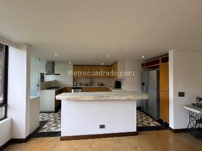 Apartamento de 3 alcobas en arriendo en El Poblado, Medellín, 210 m² · foto 6 de 19