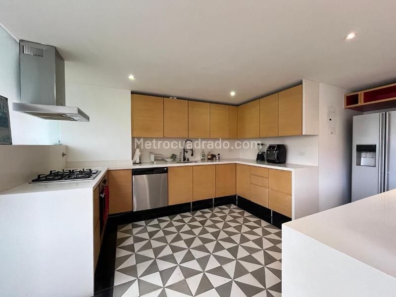 Apartamento Amplio de 3 Alcobas en El Poblado Central - 7