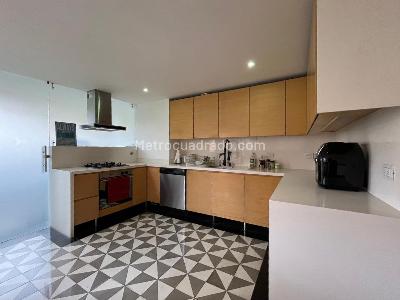 Apartamento de 3 alcobas en arriendo en El Poblado, Medellín, 210 m² · foto 9 de 19
