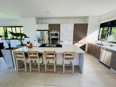 Casa de 5 alcobas en venta en Rionegro, Rionegro, 900 m² · foto 5 de 17