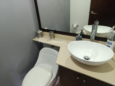 Apartamento de 3 alcobas en arriendo en El Poblado, Medellín, 120 m² · foto 16 de 19