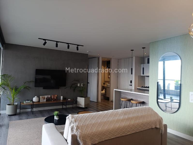 Furnished 1BR Apartment with Pool in El Poblado - 8