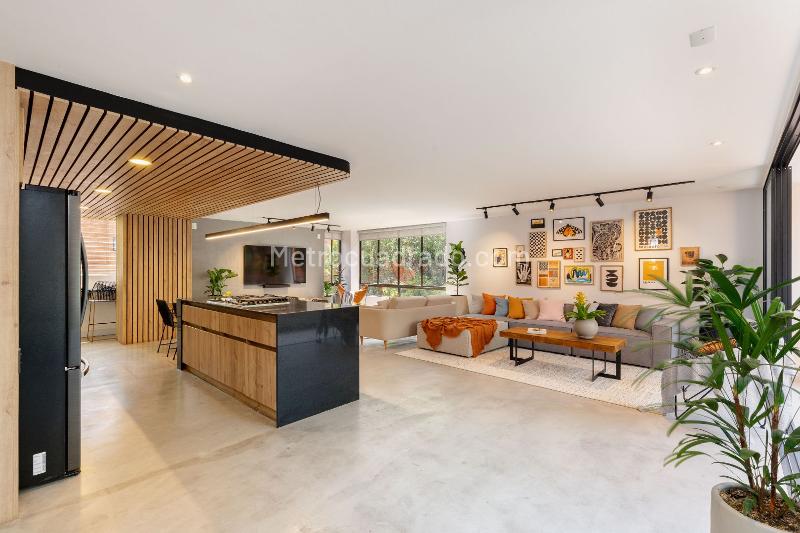 Elegant 3BR Apartment in Residential Area of El Poblado