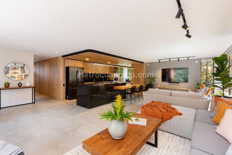 Elegant 3BR Apartment in Residential Area of El Poblado - 3