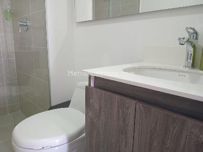 Apartamento de 3 alcobas en arriendo en El Poblado, Medellín, 79 m² · foto 18 de 19
