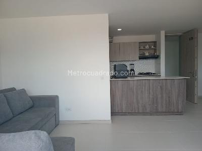 Apartamento de 3 alcobas en arriendo en El Poblado, Medellín, 79 m² · foto 3 de 19