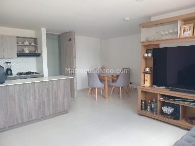 Apartamento de 3 alcobas en arriendo en El Poblado, Medellín, 79 m² · foto 4 de 19