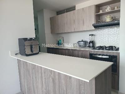 Apartamento de 3 alcobas en arriendo en El Poblado, Medellín, 79 m² · foto 5 de 19