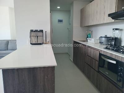 Apartamento de 3 alcobas en arriendo en El Poblado, Medellín, 79 m² · foto 6 de 19