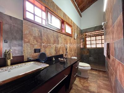 Casa de 3 alcobas en venta en Envigado, Envigado, 415 m² · foto 16 de 20