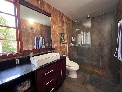 Casa de 3 alcobas en venta en Envigado, Envigado, 415 m² · foto 17 de 20