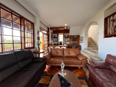 Casa de 3 alcobas en venta en Envigado, Envigado, 415 m² · foto 2 de 20