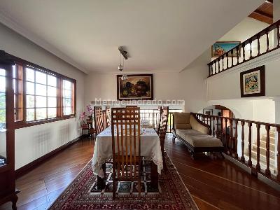 Casa de 3 alcobas en venta en Envigado, Envigado, 415 m² · foto 3 de 20