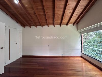 Casa de 4 alcobas en arriendo en El Poblado, Medellín, 250 m² · foto 13 de 20