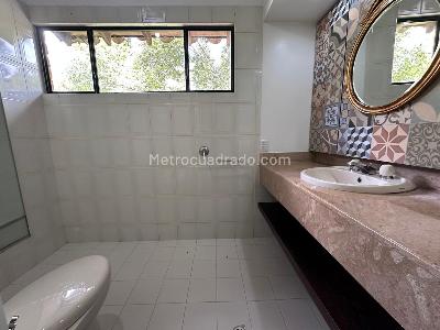 Casa de 4 alcobas en arriendo en El Poblado, Medellín, 250 m² · foto 16 de 20