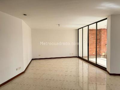 Apartamento de 3 alcobas en arriendo en El Poblado, Medellín, 150 m² · foto 3 de 19