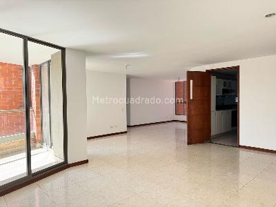 Apartamento de 3 alcobas en arriendo en El Poblado, Medellín, 150 m² · foto 4 de 19
