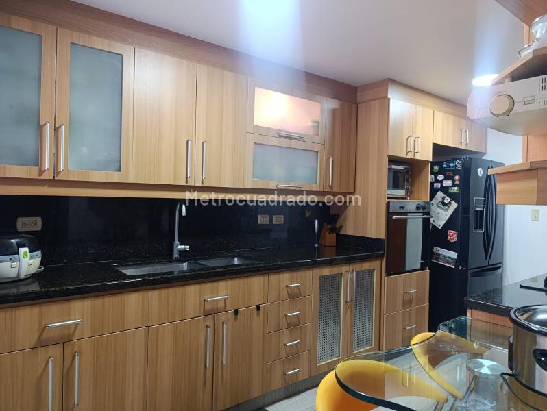 Apartamento Amoblado de 3 Alcobas en Arriendo en El Poblado - 5