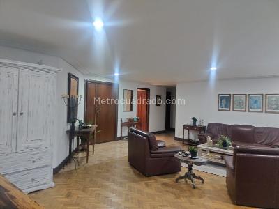 Apartamento de 3 alcobas en venta en El Poblado, Medellín, 215 m² · foto 3 de 19