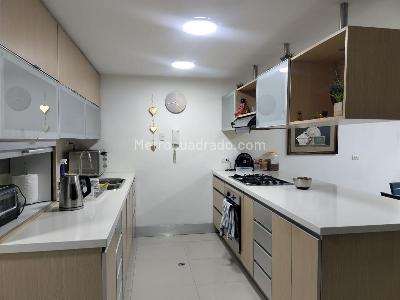 Apartamento de 3 alcobas en venta en El Poblado, Medellín, 215 m² · foto 5 de 19
