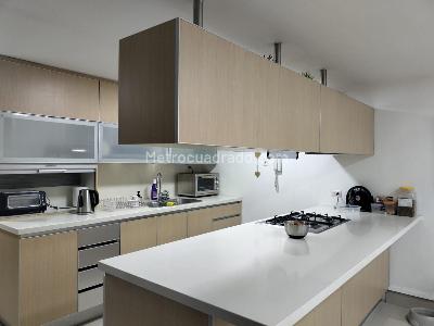 Apartamento de 3 alcobas en venta en El Poblado, Medellín, 215 m² · foto 7 de 19