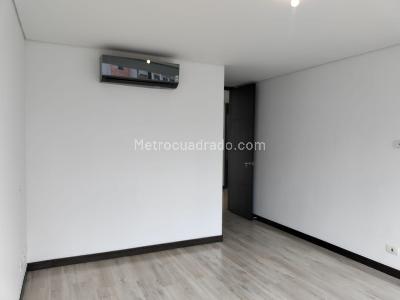 Apartamento de 3 alcobas en arriendo en El Poblado, Medellín, 160 m² · foto 10 de 17
