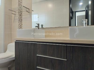 Apartamento de 3 alcobas en arriendo en El Poblado, Medellín, 160 m² · foto 15 de 17