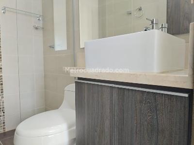 Apartamento de 3 alcobas en arriendo en El Poblado, Medellín, 160 m² · foto 16 de 17
