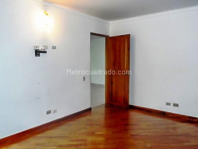 Casa de 3 alcobas en venta en El Poblado, Medellín, 340 m² · foto 12 de 15
