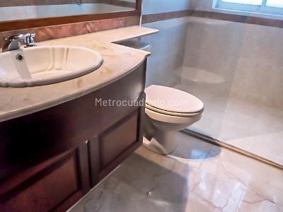 Casa de 3 alcobas en venta en El Poblado, Medellín, 340 m² · foto 14 de 15
