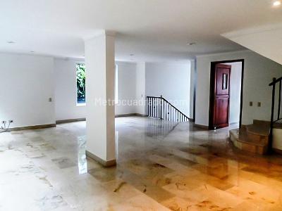 Casa de 3 alcobas en venta en El Poblado, Medellín, 340 m² · foto 3 de 15