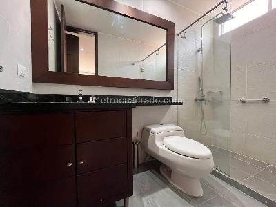 Casa de 3 alcobas en arriendo en El Poblado, Medellín, 340 m² · foto 18 de 20